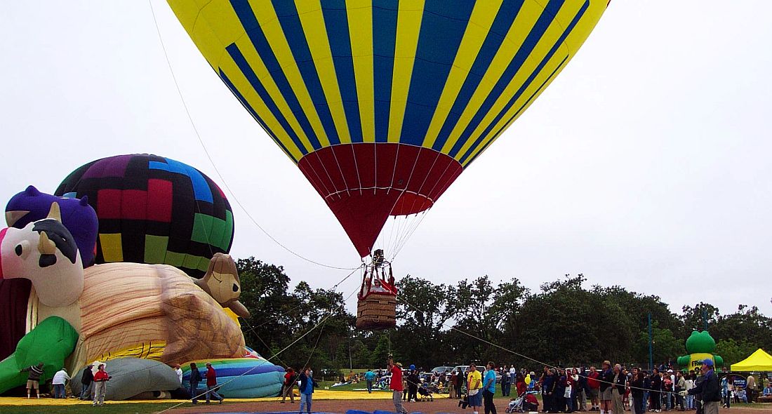 tethered hot air balloon